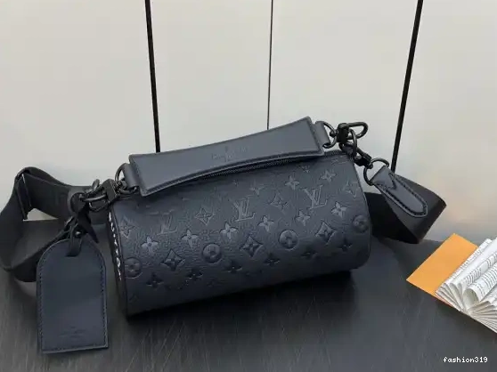 LOUIS Soft VUITTON PM Polochon 0330